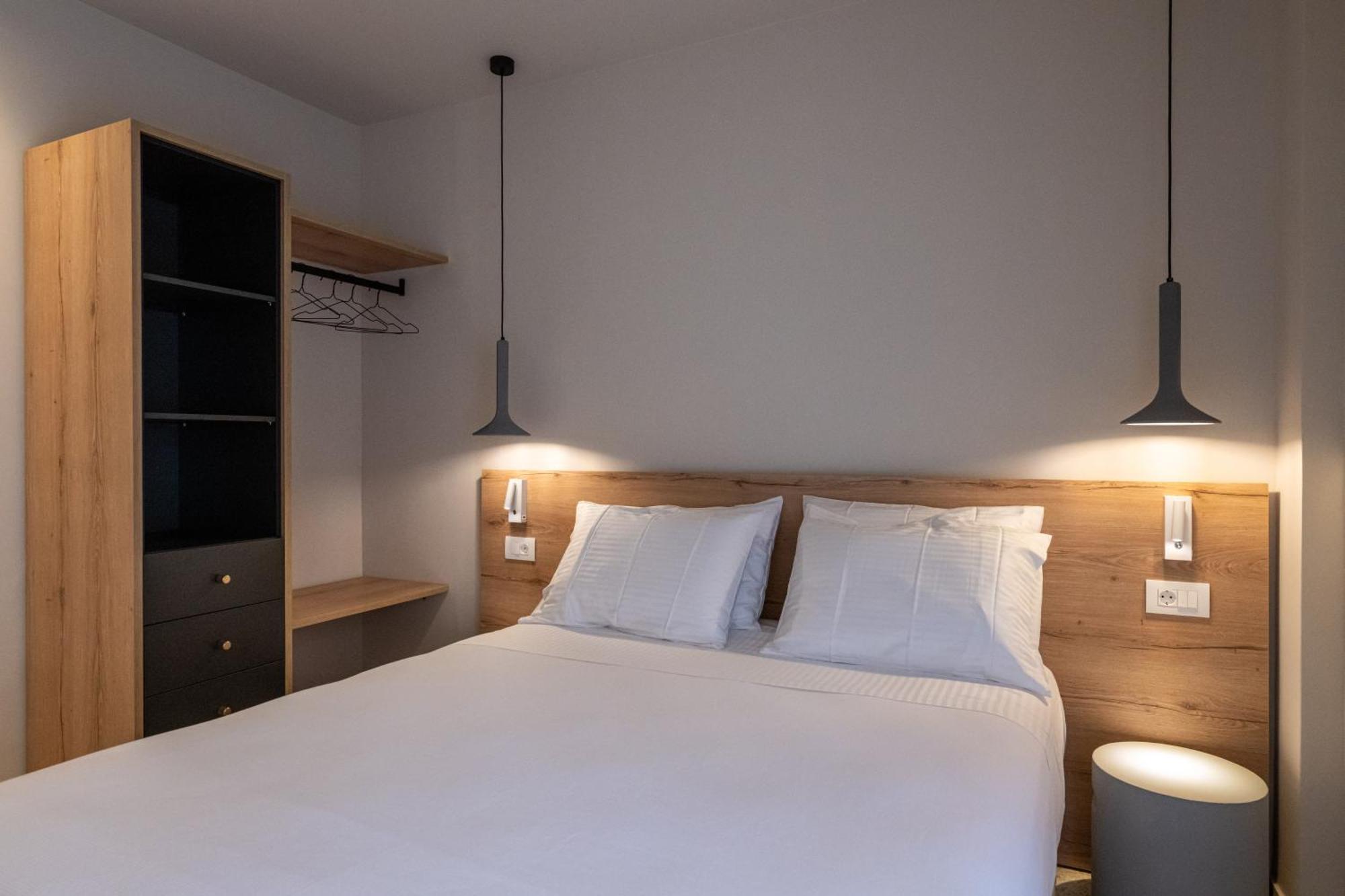 Asklipiou Cube - Kalamata Mediterranean Suites מראה חיצוני תמונה