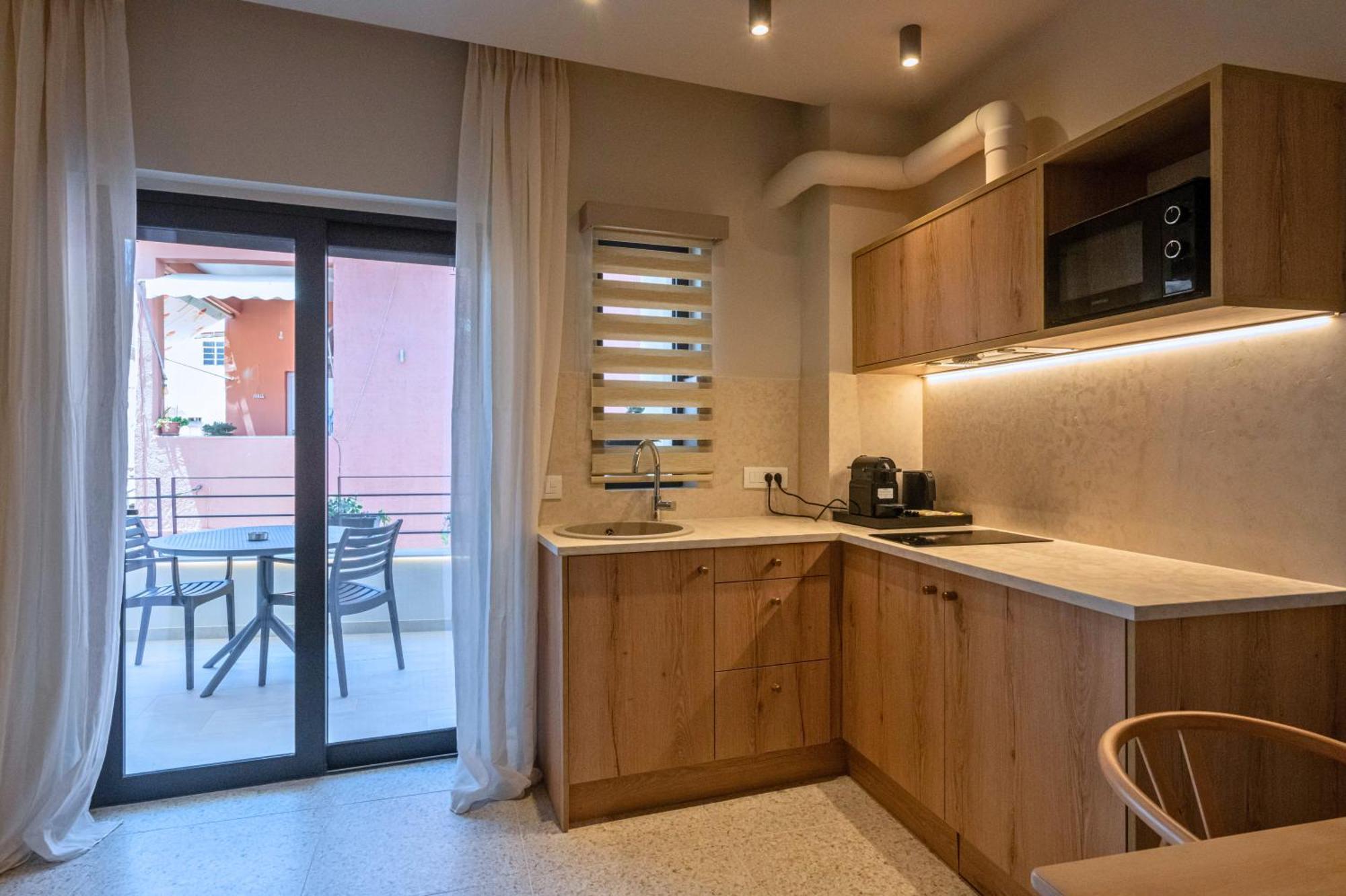 Asklipiou Cube - Kalamata Mediterranean Suites מראה חיצוני תמונה